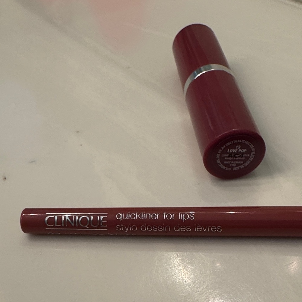 Clinique Quickliner for Lips in Deep Red